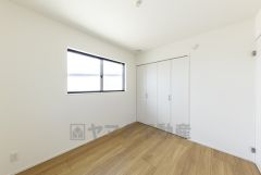 住む人のこだわりを活かす洋室＾＾広めのクローゼットもあり荷物もすっきり片付けられ、ゆとりのある暮らしが出来ます＾＾