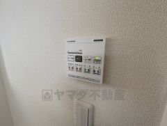 浴室暖房乾燥機には、暖房、乾燥、涼風、換気の4つの機能が付いています。タイマー付きです。換気・雨の日の洗濯も安心です＾＾