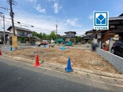 角地＾＾板付小(歩3分)、板付中(歩5分)。西鉄とJRのWアクセス＾＾西鉄「雑餉隈」＆JR「笹原」(自転車4～8分/1.6ｋｍ圏)ららぽーと福岡(車5分/2.4ｋｍ)