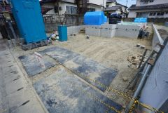 駐車スペースはゆとりある2台分を確保。マイカー用に、お客さま用に、余裕を持ってご利用いただけます。