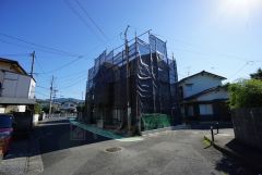前面道路含む現地写真。