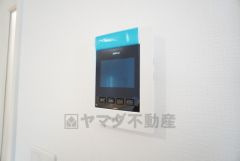 防犯はもちろん、セールスマン対策にもなるモニター付きインターホンです。 来訪者の顔が見えるので安心ですね＾＾