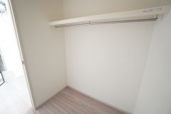 1階部分にファミリークローク付き。帰宅後アウターをすぐに収納出来るため、部屋が散らかりにくく片付けらくらく＾＾