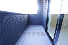 陽当たりの良いバルコニーです。お洗濯やお布団干しはもちろん、日光浴スペースにも＾＾足元は防水工事施工済です。