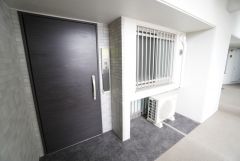 角部屋のためアルコープあり。適度な目隠しになり、プライバシーを守ることができます。