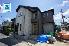 角地＾＾板付小(歩3分)、板付中(歩5分)。西鉄とJRのWアクセス＾＾西鉄「雑餉隈」＆JR「笹原」(自転車4～8分/1.6ｋｍ圏)ららぽーと福岡(車5分/2.4ｋｍ)