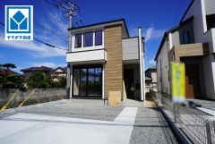 4LDK。敷地約50坪。都市ガス。 開放感のある角地＾＾