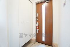 ご家族の靴をスッキリと片付けられるシューズボックス付きの玄関です＾＾スッキリと片付いた玄関は気持ちがいいです。