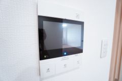 防犯性、セキュリティ対策に安心できるテレビモニター付きインターフォンです。