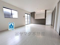 家族が集まる開放的なリビング。思い思いの時間を過ごしたり食事をしたり、素敵な団らんの場になりますね＾＾