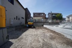 お庭付き＾＾日光浴やガーデニングはもちろん、お子さまの外遊びの場としても＾＾