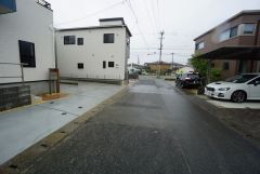 大型車の通行がなく、騒音や振動が少ないので静かで快適な生活を送れます。