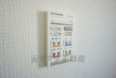 浴室暖房乾燥機には、暖房、乾燥、涼風、換気の4つの機能が付いています。タイマー付きです。換気・雨の日の洗濯も安心です＾＾