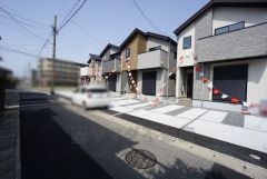 前面道路含む現地写真。