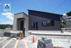 4LDK。広々LDK19.2帖。バックヤードのある平屋住宅＾＾SCL、リネン庫付き＾＾