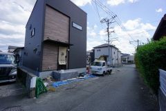 鳥栖インター（車6分/2.4ｋｍ）、鳥栖プレミアムアウトレット（車10分/5.2ｋｍ）＾＾
