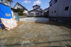 3LDKとタタミコーナー＆ファミリースペース。プラスαの空間が、暮らしを豊かにしてくれます＾＾南向きで陽当たり良好。パントリーやランドリースペースなど収納も充実＾＾