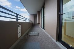 広々としたバルコニー。 天気のいい日にはお布団もまとめて干せそうですね＾＾