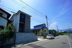 全面道路の幅員7ｍ以上で駐車もラクラクです＾＾