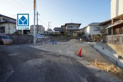 西鉄バス「若久」歩5分。天神博多行＾＾快速も停車。歩7分圏にサニー＆ファミマ＆ローソン＆保育園＆郵便局＆病院など周辺環境充実。