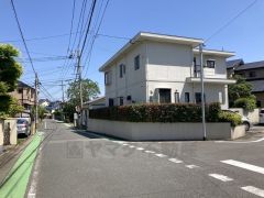 北側約6.2ｍの公道に面しています。