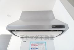 調理時の蒸気や匂いが換気扇に誘導され、効率的に排煙ができます＾＾