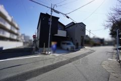 前面道路含む現地写真。