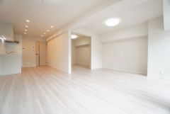 温かみのある雰囲気と、キッチンでの作業性を兼ね備え、家族の笑顔あふれる団らんのひと時をお過ごしいただける設計になっています。
