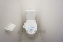 1階2階の2ヶ所にトイレがありますので、忙しい朝にも家族に気を使わず、ゆとりが生まれますね＾＾