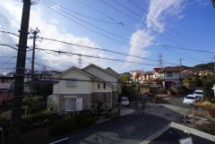 目の前に日差しを遮る建物がないので、日当たり＆風通し良好です＾＾