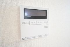 おいだき機能つきなのでお風呂に入る時間が異なるご家庭には嬉しいですね。ボタン一つで快適で便利な生活が＾＾