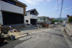 前面道路は東側約4.5ｍの公道に面しています＾＾