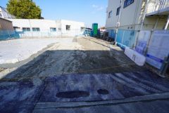 駐車スペースはゆとりある4台分を確保。マイカー用に、お客さま用に、余裕を持ってご利用いただけます＾＾ 