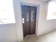 エレベーター完備。お買い物帰りや荷物が多い日も安心です＾＾
