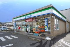 ファミリーマート　筑紫駅前