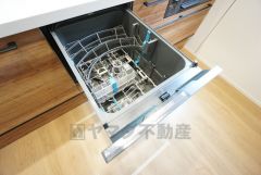 炊事時間を大幅に短縮できる食器洗浄乾燥機付き＾＾食器を洗う手間が減るので家族とのコミュニケーションの時間や自分の時間が増えますね。