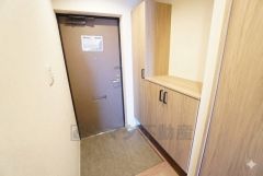 ご家族の靴をスッキリと片付けられるシューズボックス付きの玄関です＾＾スッキリと片付いた玄関は気持ちがいいです。