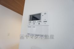 おいだき機能つきなのでお風呂に入る時間が異なるご家庭には嬉しいですね。ボタン一つで快適で便利な生活が＾＾