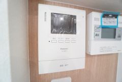 防犯性、セキュリティ対策に安心できるテレビモニター付きインターフォン。