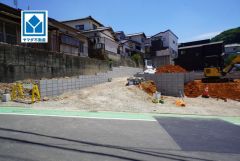 東月隈小学校、目の前＾＾西鉄バス「浦田」歩9分。博多駅行＾＾