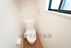 1階2階の2ヶ所にトイレがありますので、忙しい朝にも家族に気を使わず、ゆとりが生まれますね＾＾