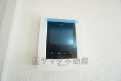 防犯性、セキュリティ対策に安心できるテレビモニター付きインターフォンです。セールスマン対策にもなり安心できます。