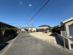 前面道路は西側約5.9～6ｍの公道に面しています＾＾