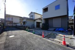 南東側約4.29ｍの公道に面しています。