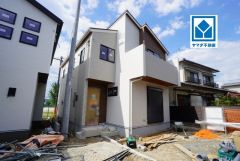 歩8分圏内にはスーパー、コンビニ、ドラッグストアなど。周辺環境充実＾＾