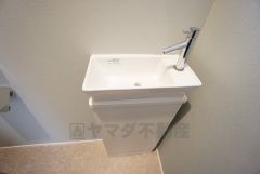 1階のトイレには手洗い場があるので衛生的ですね＾＾