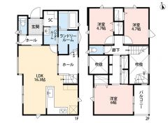 3LDK。16.3帖のLDKは吹き抜けで明るく開放感のある空間。使い方様々スキップフロアあり。玄関に広々シューズクローク付き。2階には衣類や趣味の道具などたっぷり収納できるファミリークロークあり＾＾