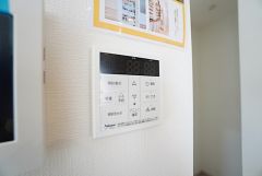 おいだき機能つきなのでお風呂に入る時間が異なるご家庭には嬉しいですね。ボタン一つで快適で便利な生活が＾＾