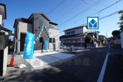 前面道路は北西側約4ｍの公道に面しています。 