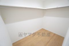 2階には大容量ファミリークローク完備＾＾